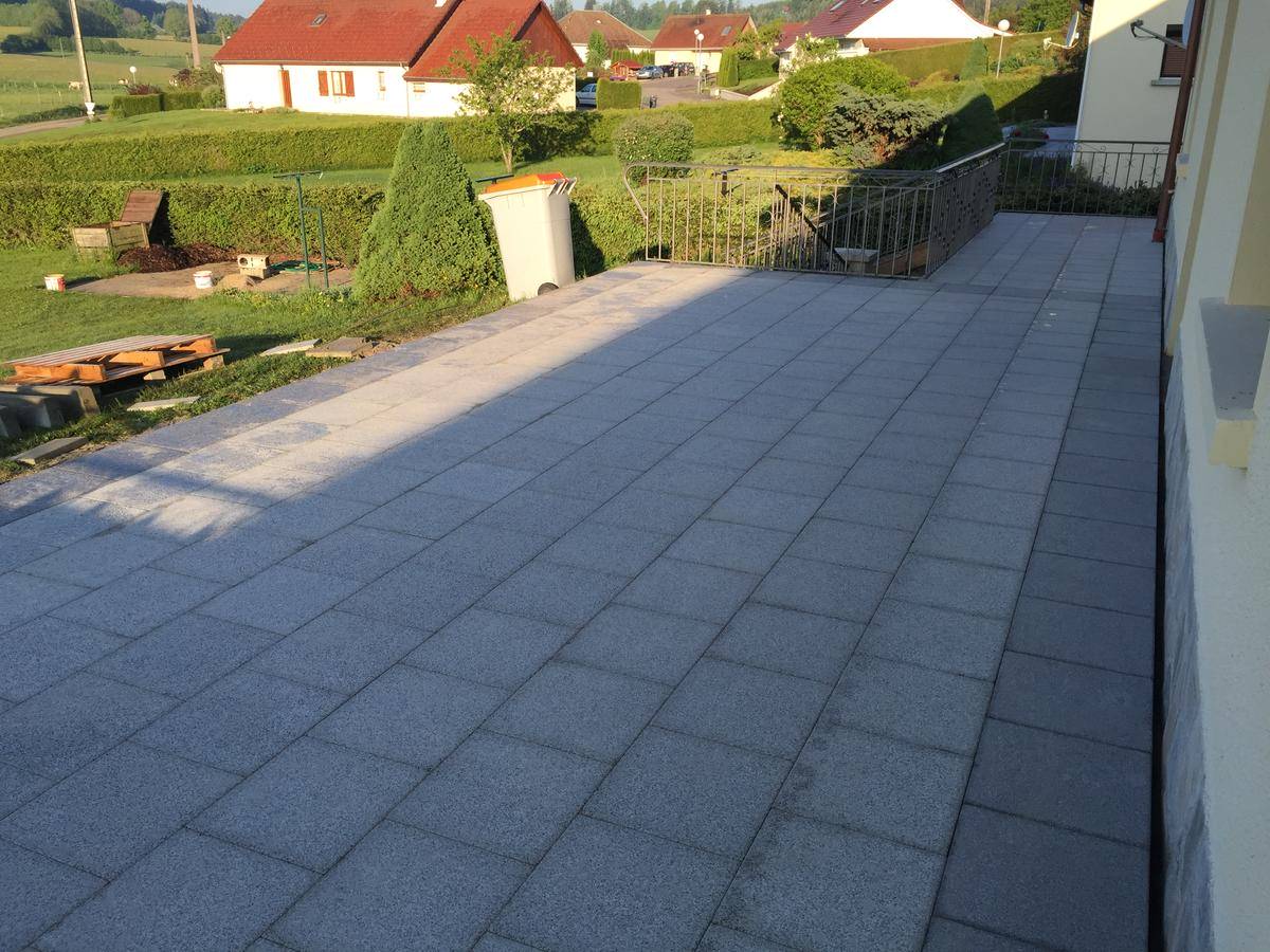 Quels sont les avantages de la dalle en béton pour une terrasse ? Pfastatt