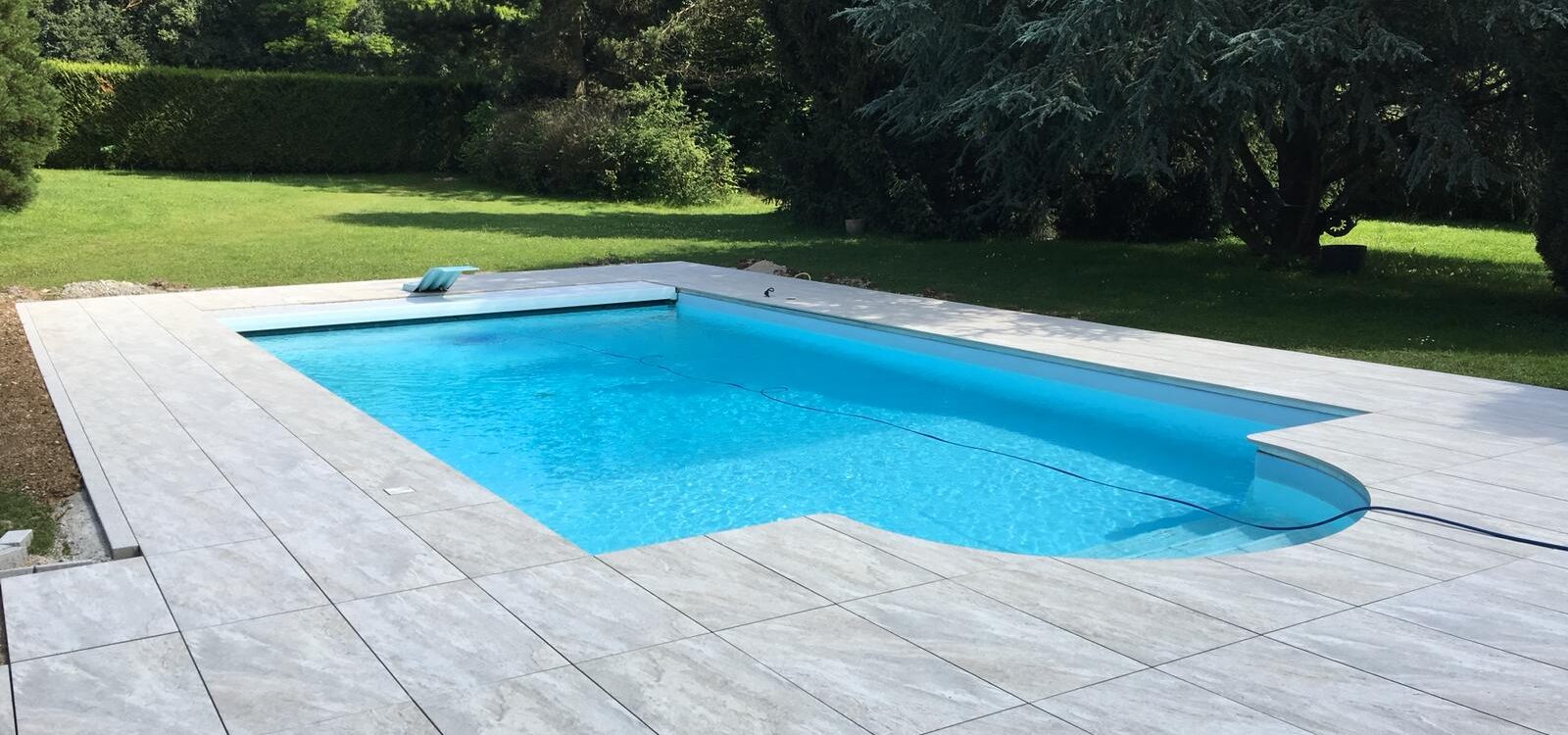 Dallage pour bords de piscine : quelles solutions pour un effet antid&eacute;rapant ? Wittelsheim