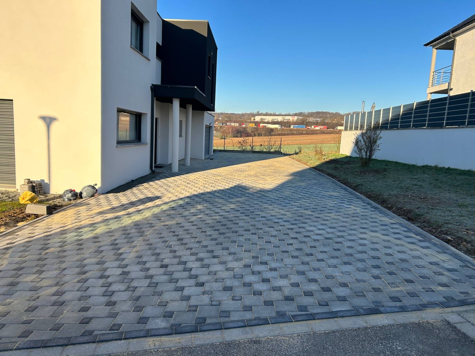 Pose de pavés en béton à Belfort Riedisheim